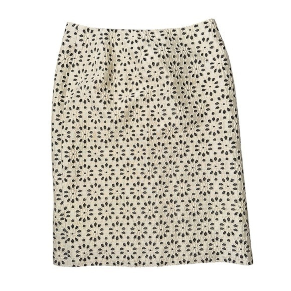 ▶️ Carolina Herrera ◀️ Laser Cut Flower Cream Skirt